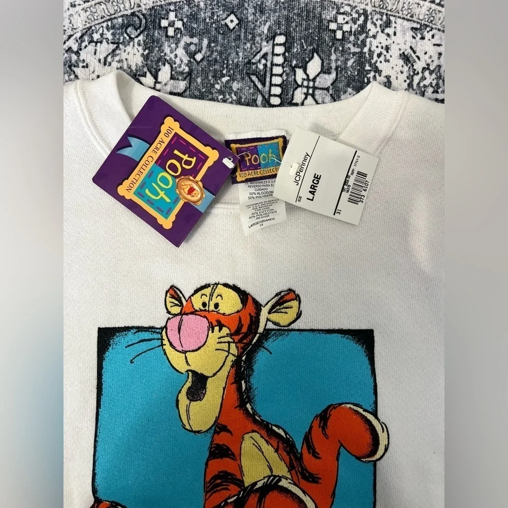 Rare Vintage 90s/y2k Tigger Winnie the Pooh White Long Sleeve Sweatshirt-Size L